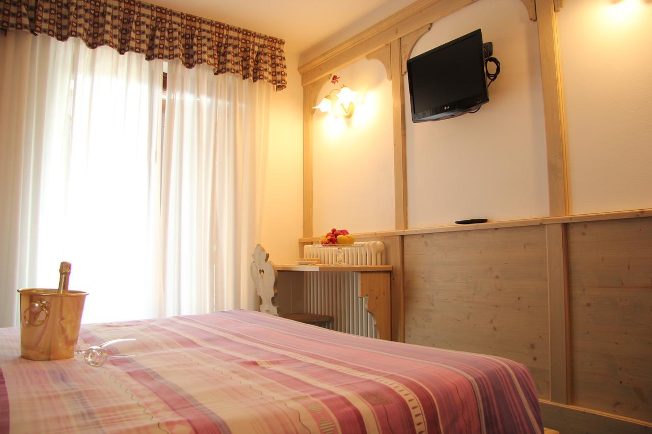 Hotel Lory Pinzolo Eksteriør billede