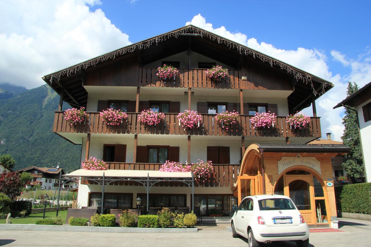 Hotel Lory Pinzolo Eksteriør billede